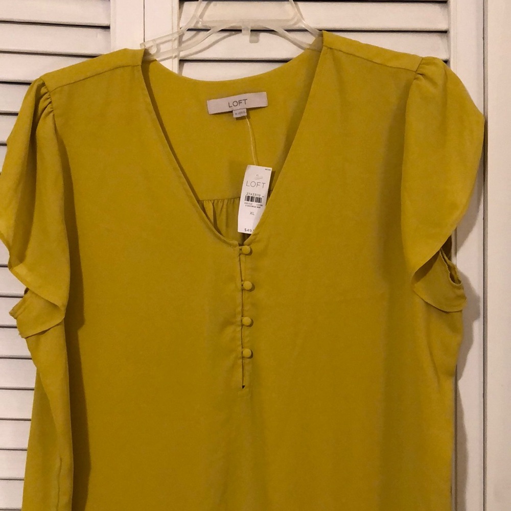 Loft XL Short Sleeve Blouse V-neck with buttons Mustard Yellow